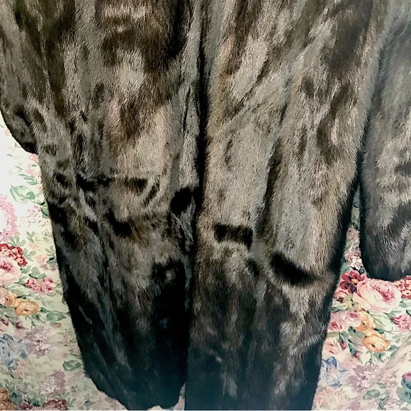 Stunning Vintage trench length Neiman-Marcus Custom Fur Coat! Beaver?!? - Picture 12 of 12